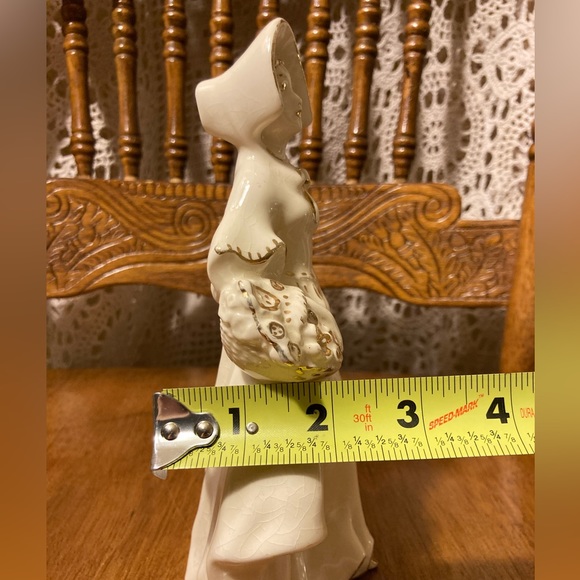 Vintage Gilded Lady With Floral Bouquet Baskets - Picture 14 of 14